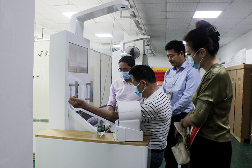 原深圳市委常委、招商局蛇口工業(yè)區(qū)總經(jīng)理喬勝利蒞臨旭子科技指導(dǎo)工作